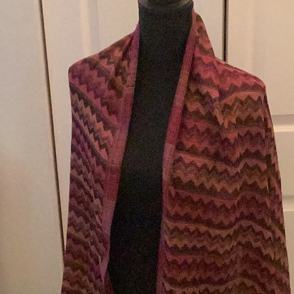 🧣NWOT Awesome Fun Scarf Closet Must Have 🧣 - Picture 1 of 11